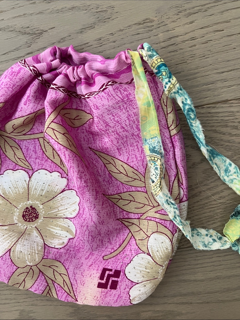 Floral Drawstring Pouch - Pink - Picture 3 of 5